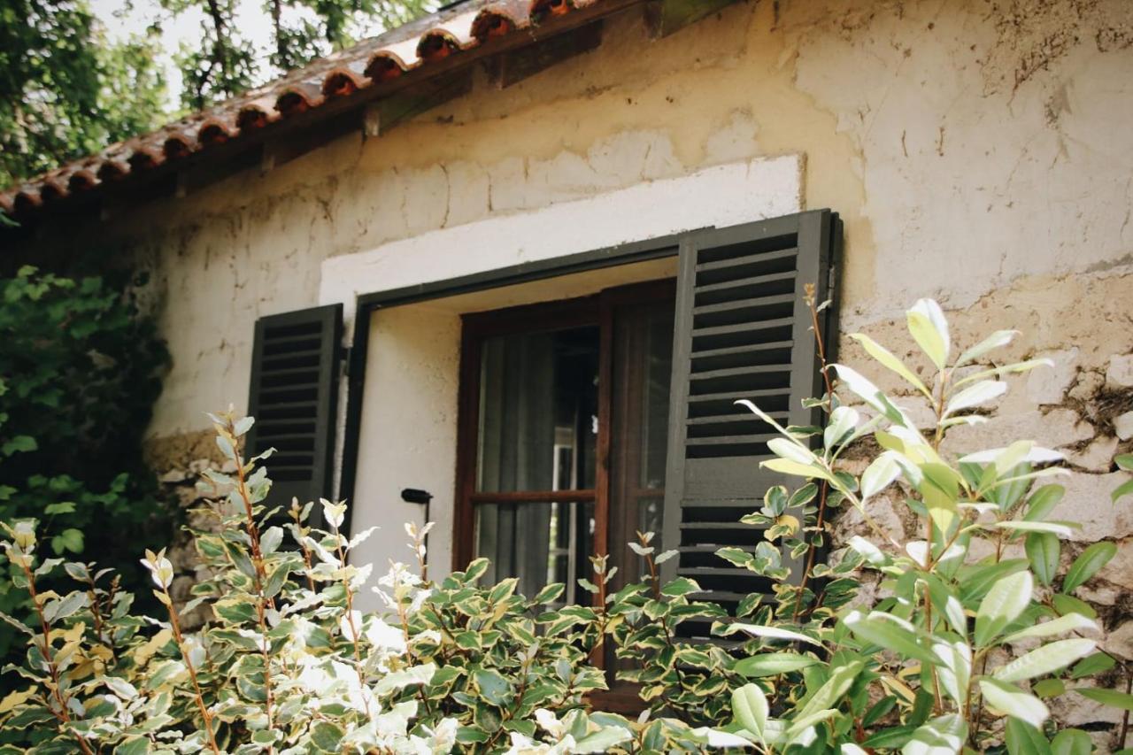 Вилла Les Cabanes De Rouffignac Экстерьер фото