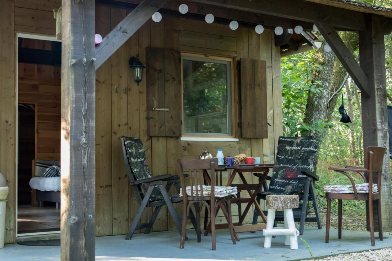 Вилла Les Cabanes De Rouffignac Экстерьер фото