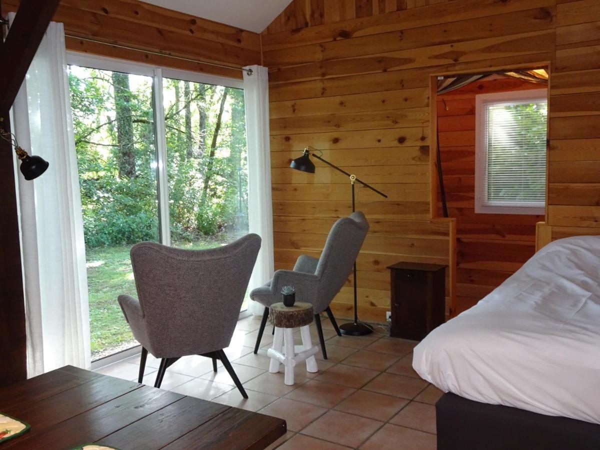 Вилла Les Cabanes De Rouffignac Экстерьер фото