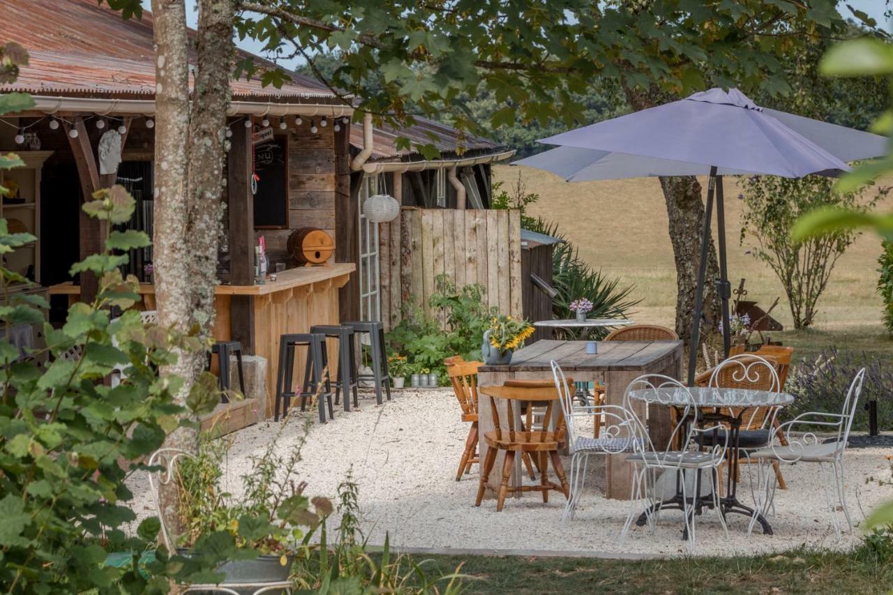 Вилла Les Cabanes De Rouffignac Экстерьер фото